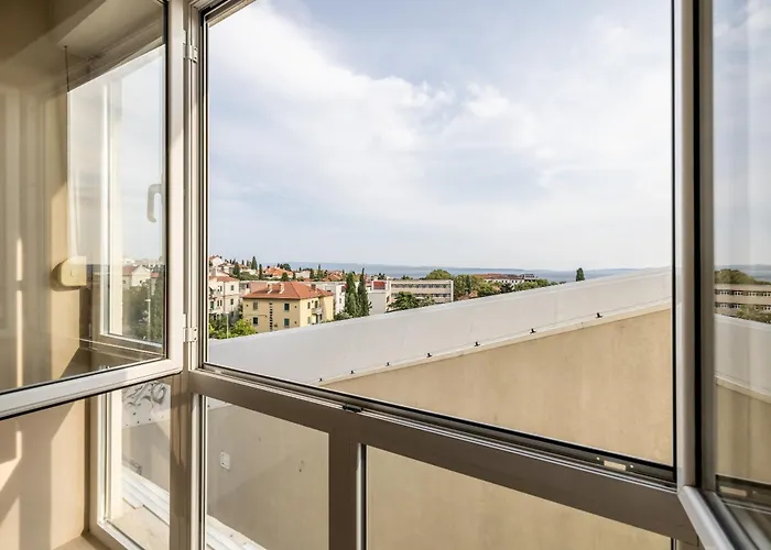 Le Blue, With Sea View سبليت