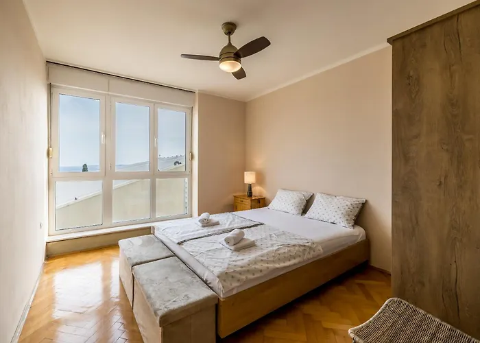 Le Blue, With Sea View سبليت
